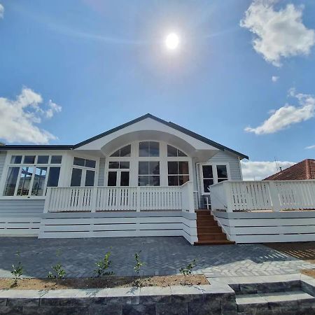 Tauranga - Big, Beautiful Villa On The Water! Εξωτερικό φωτογραφία