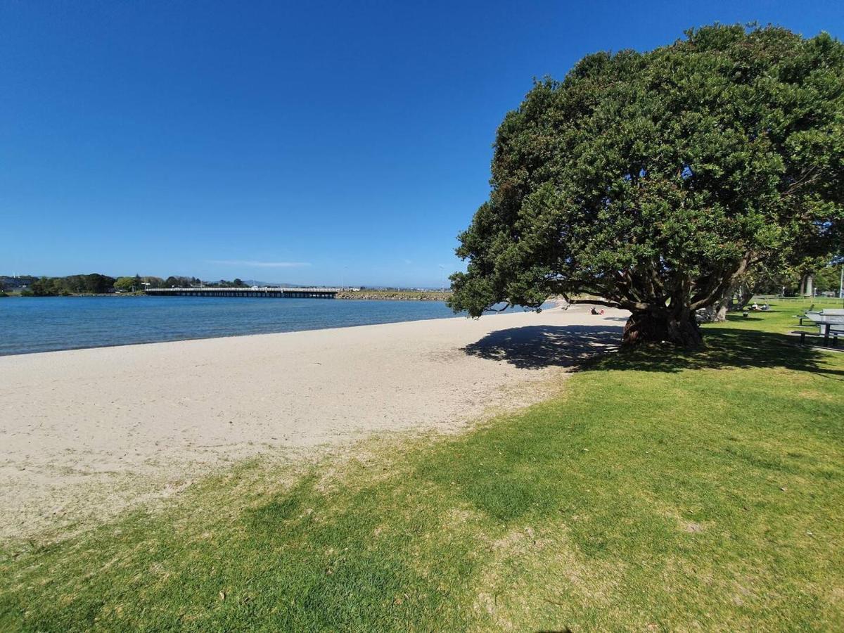 Tauranga - Big, Beautiful Villa On The Water! Εξωτερικό φωτογραφία