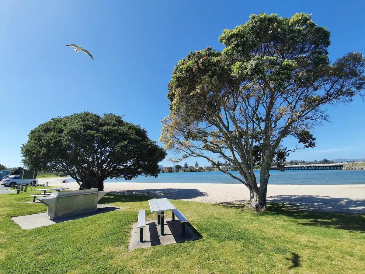 Tauranga - Big, Beautiful Villa On The Water! Εξωτερικό φωτογραφία